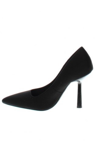 Дамски обувки Bershka, Размер 38, Цвят Черен, Цена 37,20 лв.