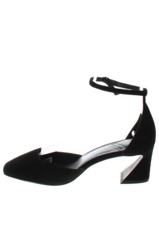 Дамски обувки What For, Размер 38, Цвят Черен, Цена 245,68 лв.