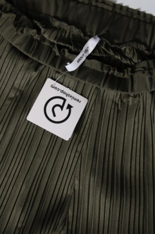 Γυναικείο παντελόνι About You, Μέγεθος XS, Χρώμα Πράσινο, Τιμή 13,42 €
