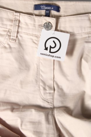 Дамски панталон Atelier GARDEUR, Размер L, Цвят Екрю, Цена 68,00 лв.