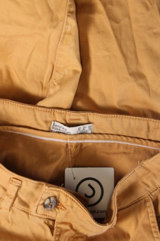 Γυναικείο παντελόνι Bershka, Μέγεθος XS, Χρώμα Κίτρινο, Τιμή 2,69 €