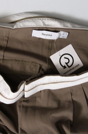Pantaloni de femei Bershka, Mărime L, Culoare Verde, Preț 151,32 Lei