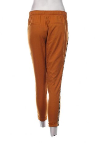 Pantaloni de femei Bershka, Mărime S, Culoare Galben, Preț 37,73 Lei