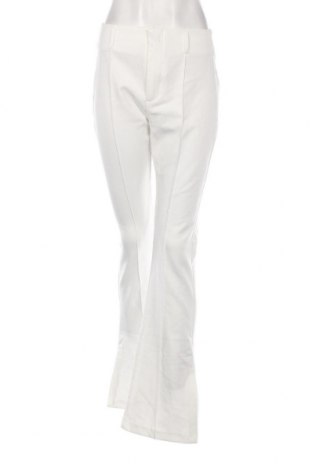 Дамски панталон Bershka, Размер M, Цвят Бял, Цена 21,62 лв.