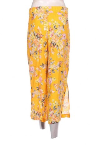 Γυναικείο παντελόνι Bershka, Μέγεθος XS, Χρώμα Κίτρινο, Τιμή 9,25 €