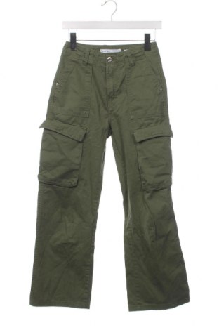 Дамски панталон Bershka, Размер XS, Цвят Зелен, Цена 13,05 лв.