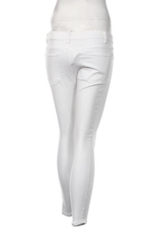 Γυναικείο παντελόνι Bershka, Μέγεθος S, Χρώμα Λευκό, Τιμή 3,75 €