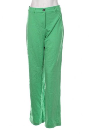 Дамски панталон Bershka, Размер S, Цвят Зелен, Цена 13,05 лв.