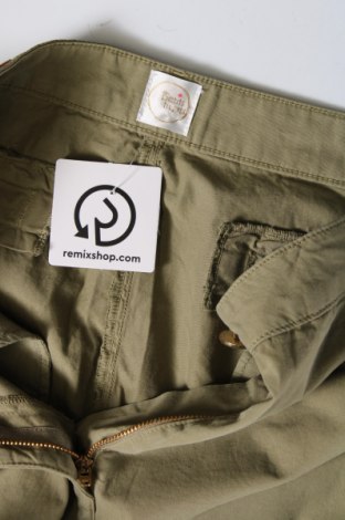 Дамски панталон Des Petits Hauts, Размер M, Цвят Зелен, Цена 79,56 лв.