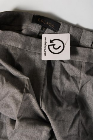 Pantaloni de femei Escada, Mărime M, Culoare Gri, Preț 318,42 Lei
