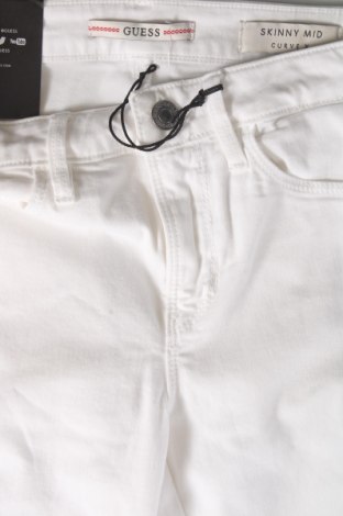 Γυναικείο παντελόνι Guess, Μέγεθος S, Χρώμα Λευκό, Τιμή 88,66 €