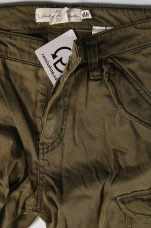 Дамски панталон H&M L.O.G.G., Размер XS, Цвят Зелен, Цена 35,17 лв.
