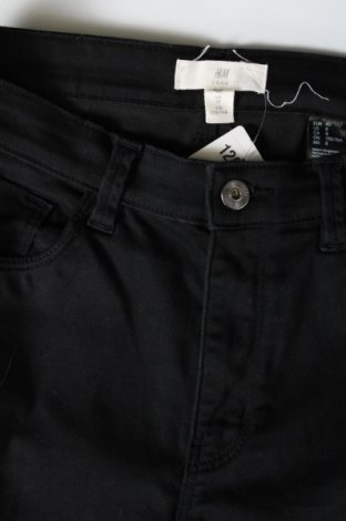 Dámské kalhoty  H&M L.O.G.G., Velikost M, Barva Černá, Cena  182,00 Kč
