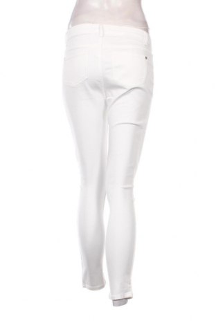 Дамски панталон Lascana, Размер M, Цвят Бял, Цена 21,16 лв.
