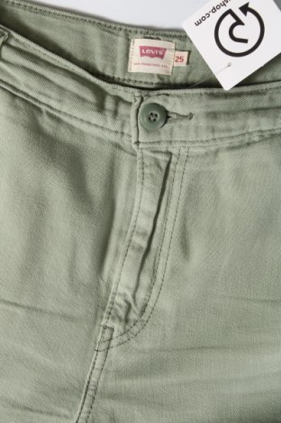 Дамски панталон Levi's, Размер S, Цвят Зелен, Цена 54,60 лв.
