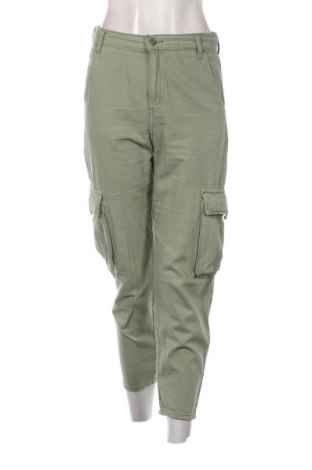 Дамски панталон Levi's, Размер S, Цвят Зелен, Цена 54,60 лв.