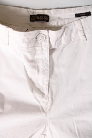 Дамски панталон Napapijri, Размер M, Цвят Бял, Цена 110,16 лв.