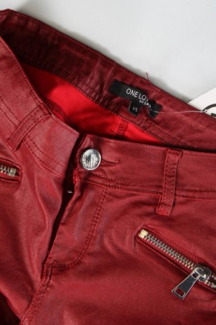 Дамски панталон One Love, Размер XS, Цвят Червен, Цена 17,60 лв.