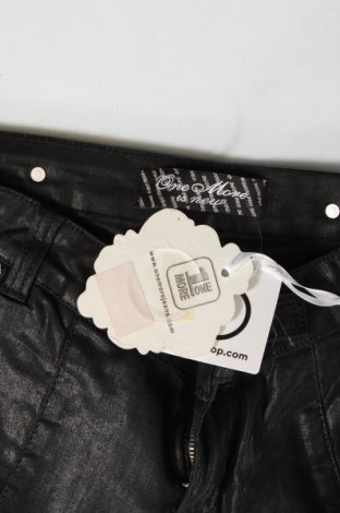 Γυναικείο παντελόνι One More, Μέγεθος S, Χρώμα Μαύρο, Τιμή 7,06 €