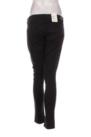 Дамски панталон Pepe Jeans, Размер L, Цвят Черен, Цена 29,64 лв.