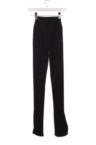 Γυναικείο παντελόνι Pull&Bear, Μέγεθος XS, Χρώμα Μαύρο, Τιμή 10,67 €