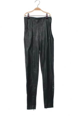 Дамски панталон Pull&Bear, Размер XS, Цвят Зелен, Цена 15,66 лв.