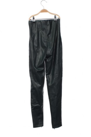 Dámské kalhoty  Pull&Bear, Velikost XS, Barva Zelená, Cena  110,00 Kč