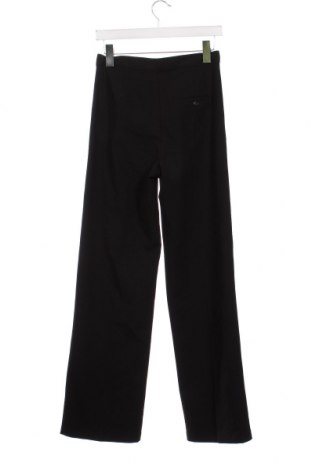 Дамски панталон Pull&Bear, Размер XS, Цвят Зелен, Цена 27,14 лв.