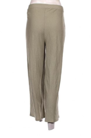 Дамски панталон Pull&Bear, Размер L, Цвят Зелен, Цена 14,50 лв.