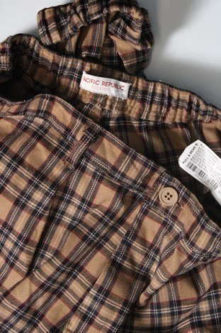 Γυναικείο παντελόνι Pull&Bear, Μέγεθος S, Χρώμα Πολύχρωμο, Τιμή 2,87 €
