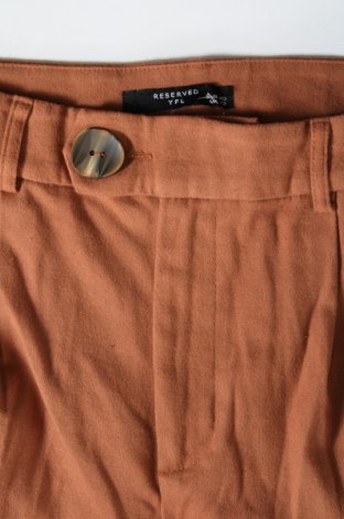 Дамски панталон Reserved, Размер M, Цвят Кафяв, Цена 13,05 лв.