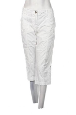 Дамски панталон S.Oliver, Размер M, Цвят Бял, Цена 22,14 лв.