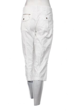 Дамски панталон S.Oliver, Размер M, Цвят Бял, Цена 22,14 лв.