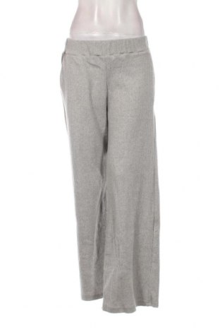 Дамски панталон Trendyol, Размер S, Цвят Сив, Цена 37,20 лв.