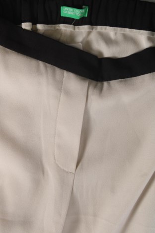 Damskie spodnie United Colors Of Benetton, Rozmiar XS, Kolor Beżowy, Cena 23,61 zł