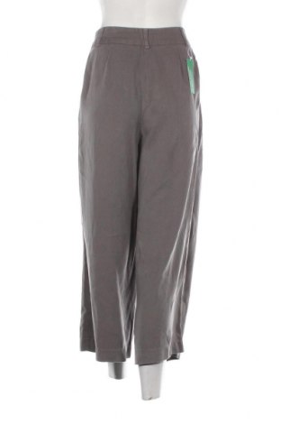 Дамски панталон United Colors Of Benetton, Размер S, Цвят Сив, Цена 41,85 лв.