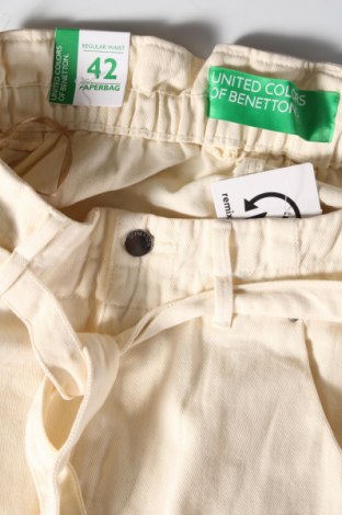 Damskie spodnie United Colors Of Benetton, Rozmiar L, Kolor ecru, Cena 99,16 zł