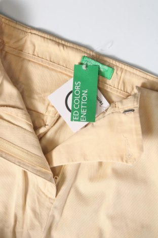 Дамски панталон United Colors Of Benetton, Размер M, Цвят Бежов, Цена 93,00 лв.
