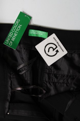 Pantaloni de femei United Colors Of Benetton, Mărime M, Culoare Negru, Preț 70,36 Lei