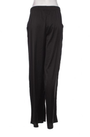 Дамски панталон Urban Classics, Размер L, Цвят Черен, Цена 30,43 лв.