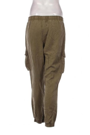 Дамски панталон Vero Moda, Размер M, Цвят Зелен, Цена 13,96 лв.