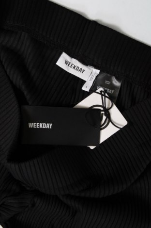 Γυναικείο παντελόνι Weekday, Μέγεθος L, Χρώμα Μαύρο, Τιμή 14,38 €