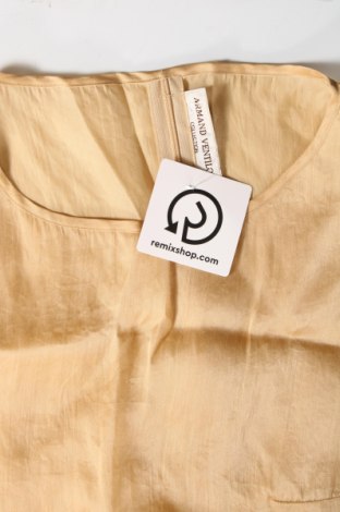 Γυναικείο αμάνικο μπλουζάκι Armand Ventilo, Μέγεθος M, Χρώμα Χρυσαφί, Τιμή 18,41 €