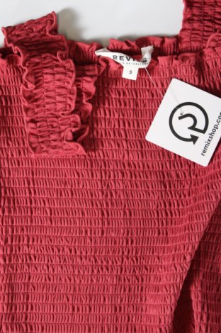 Γυναικείο αμάνικο μπλουζάκι Review, Μέγεθος S, Χρώμα Κόκκινο, Τιμή 3,87 €