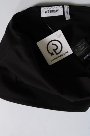 Γυναικείο αμάνικο μπλουζάκι Weekday, Μέγεθος S, Χρώμα Μαύρο, Τιμή 7,55 €