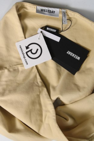 Γυναικείο αμάνικο μπλουζάκι Weekday, Μέγεθος L, Χρώμα Κίτρινο, Τιμή 5,69 €
