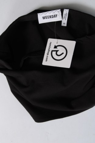 Γυναικείο αμάνικο μπλουζάκι Weekday, Μέγεθος XS, Χρώμα Μαύρο, Τιμή 7,55 €
