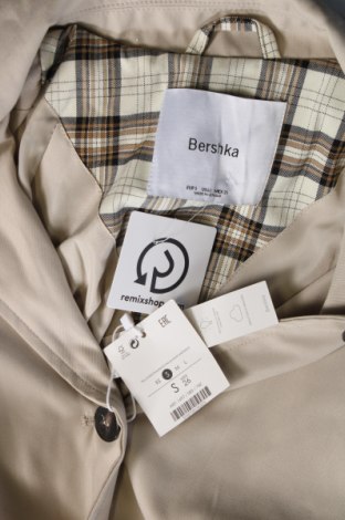 Damen Trenchcoat Bershka, Größe S, Farbe Beige, Preis 18,56 €