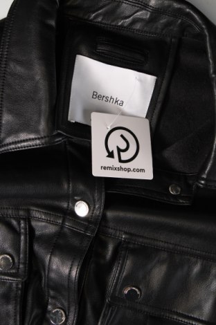 Dámska kožená bunda  Bershka, Veľkosť M, Farba Čierna, Cena  24,43 €