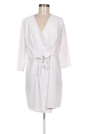 Kleid Kiomi, Größe M, Farbe Weiß, Preis 10,07 €